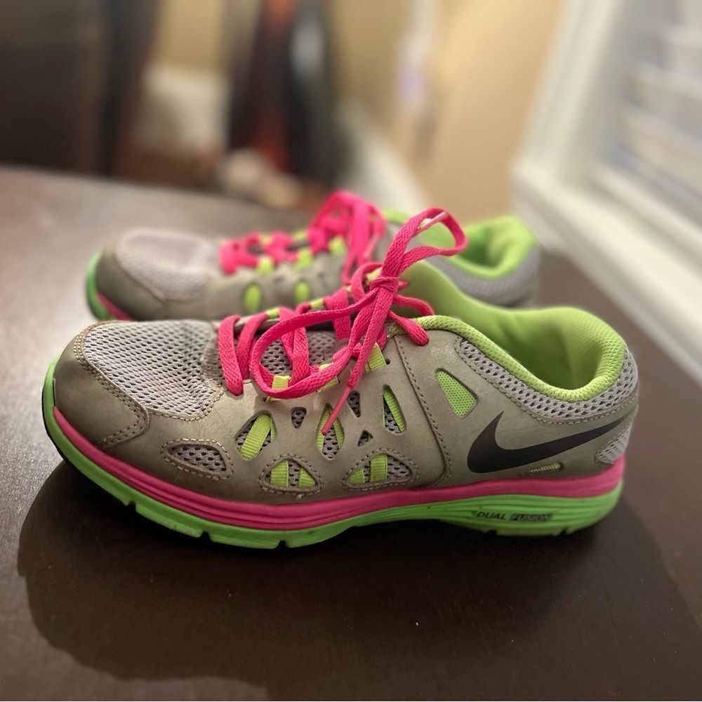 Nike Women's Size 5